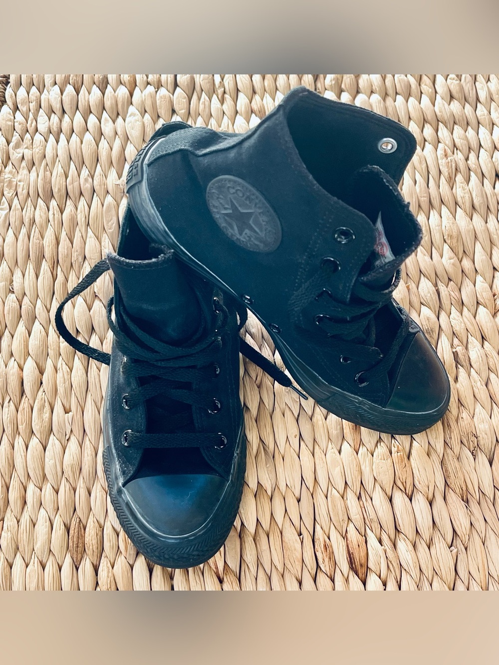 Converse high tops all black unisex lace up sneakers Men 5.5 Women 7.5